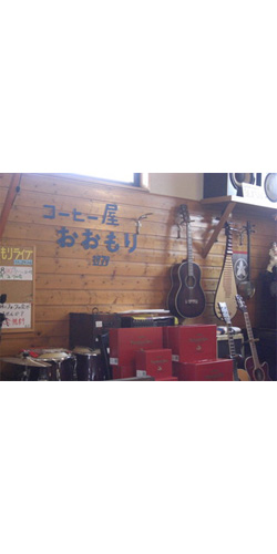 山形県東根市さくらんぼ駅前コーヒー屋おおもりのライブ写真-09